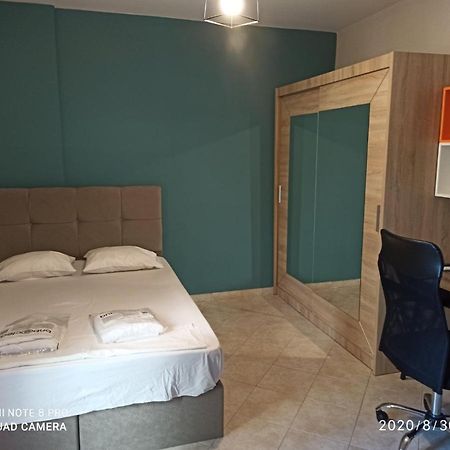 Παιδων Στουντιο 3 Athènes Extérieur photo